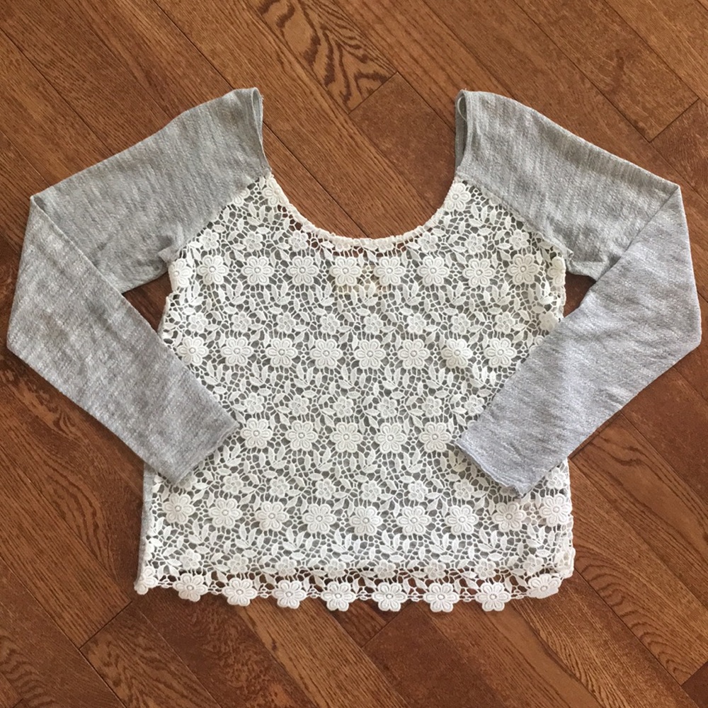 NWT-Free people long sleeve lace front top